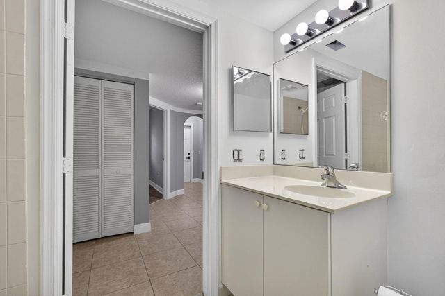 4723 Lucerne Lakes Boulevard E 612, Lake Worth, FL 33467