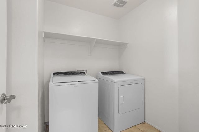 272 W Herschel H. Hobbs Place, Vail, AZ 85641