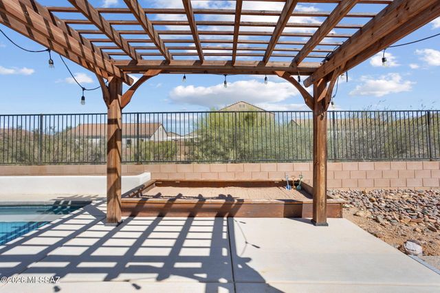 272 W Herschel H. Hobbs Place, Vail, AZ 85641