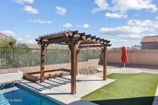 272 W Herschel H. Hobbs Place, Vail, AZ 85641