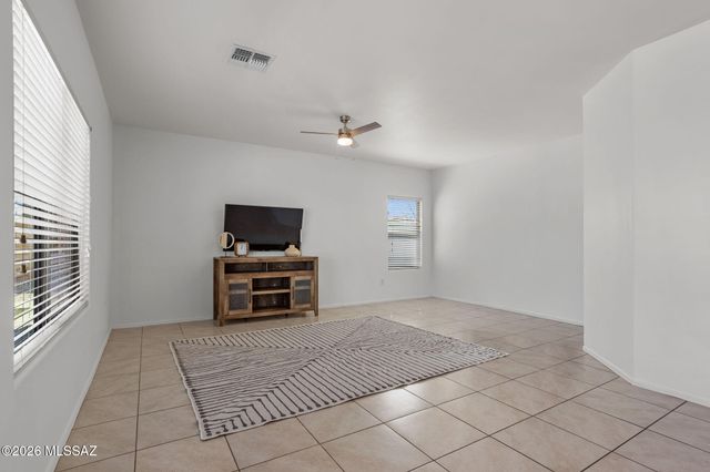 272 W Herschel H. Hobbs Place, Vail, AZ 85641