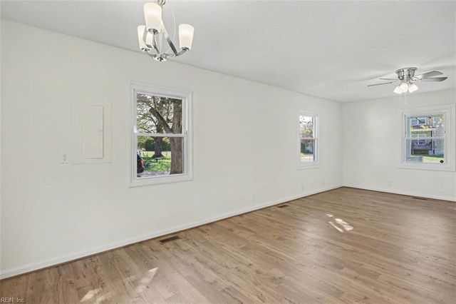 212 N Sixth ST, Hampton, VA 23664