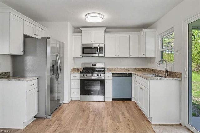 212 N Sixth ST, Hampton, VA 23664