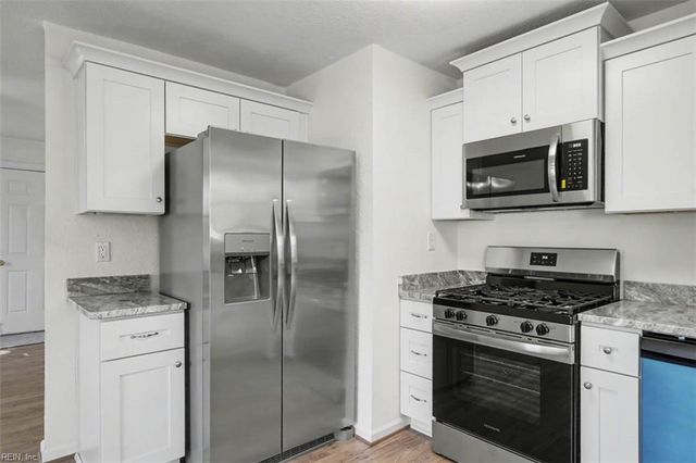 212 N Sixth ST, Hampton, VA 23664