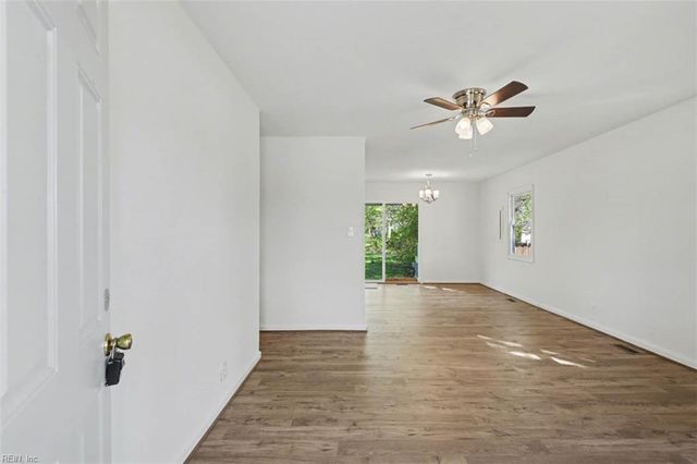 212 N Sixth ST, Hampton, VA 23664
