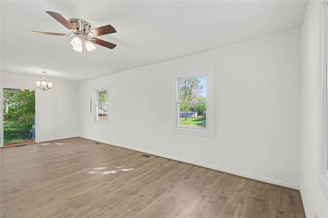 212 N Sixth ST, Hampton, VA 23664