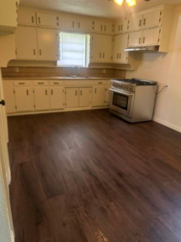 106 Tipton Street, Whitesboro, TX 76273