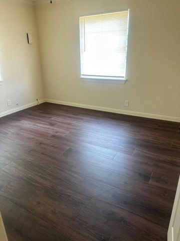 106 Tipton Street, Whitesboro, TX 76273
