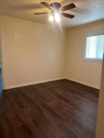 106 Tipton Street, Whitesboro, TX 76273