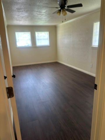 106 Tipton Street, Whitesboro, TX 76273