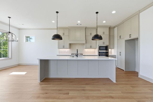 5 Mountain Brook Road, Little Rock, AR 72223