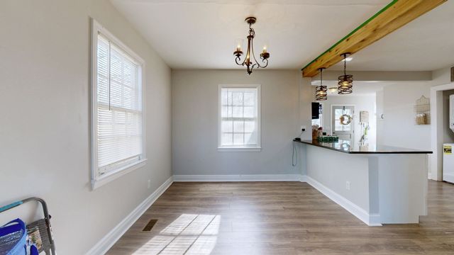 221 Mockingbird Dr, Columbia, TN 38401