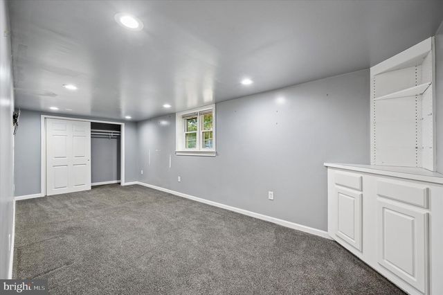 33 CEDAR GROVE RD, Conshohocken, PA 19428