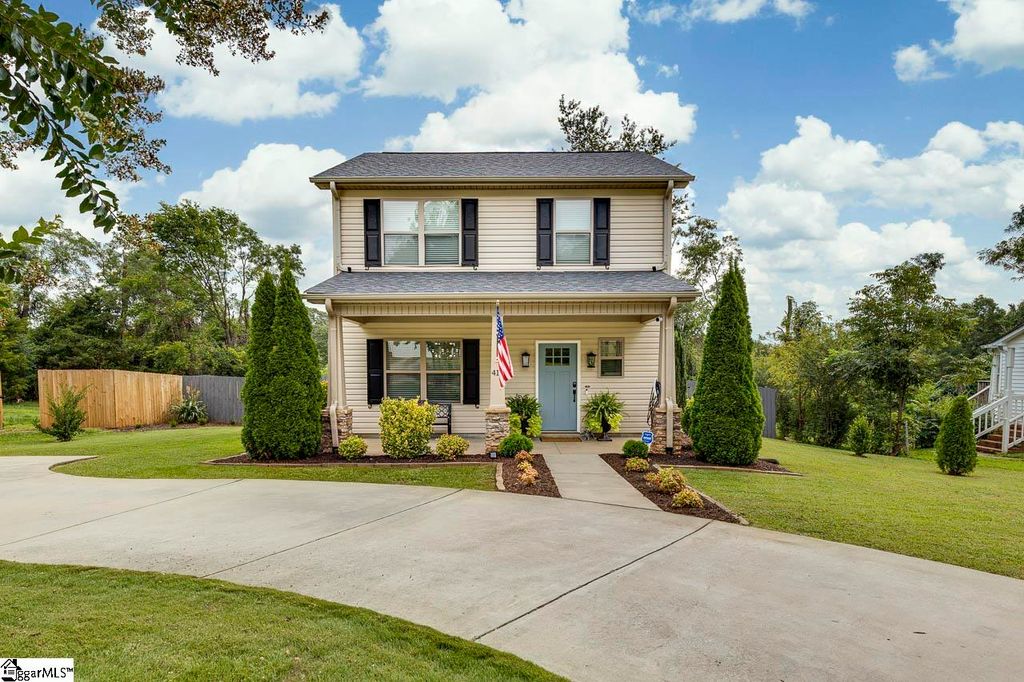 417 Laurel Tree Lane, Simpsonville, SC 29681