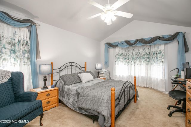 26 Skyline Drive, Lakewood, NJ 08701