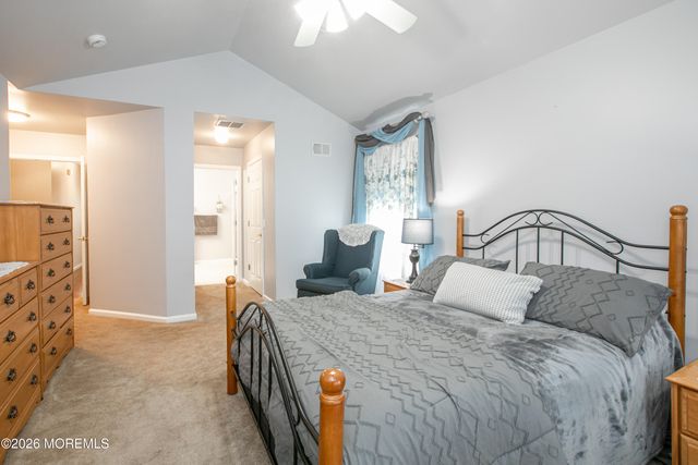 26 Skyline Drive, Lakewood, NJ 08701