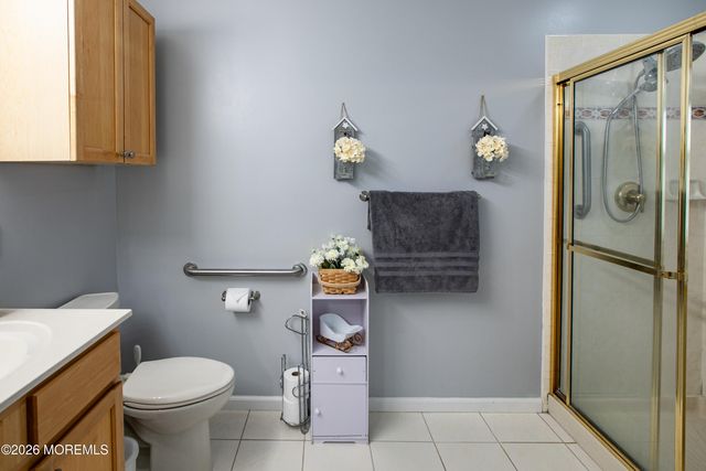 26 Skyline Drive, Lakewood, NJ 08701