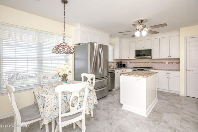 26 Skyline Drive, Lakewood, NJ 08701