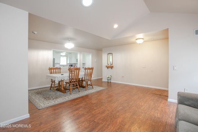 26 Skyline Drive, Lakewood, NJ 08701