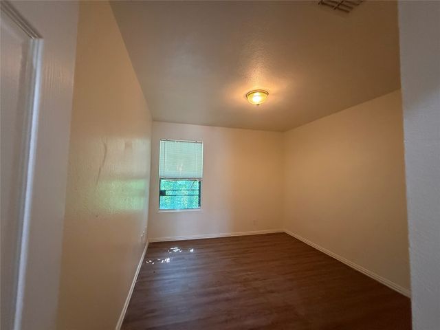 216 Creek Cove Drive, Dallas, TX 75217