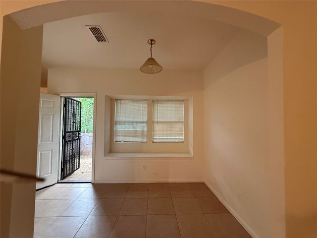 216 Creek Cove Drive, Dallas, TX 75217