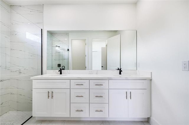 420 Yolanda ST, Lehigh Acres, FL 33972