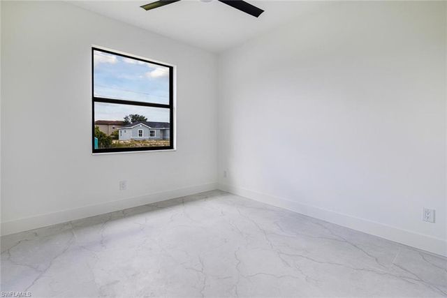 420 Yolanda ST, Lehigh Acres, FL 33972