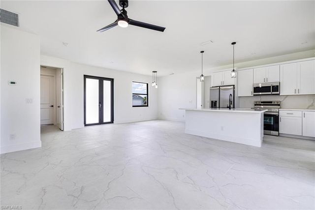 420 Yolanda ST, Lehigh Acres, FL 33972