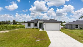 420 Yolanda ST, Lehigh Acres, FL 33972