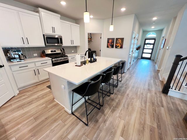 8347 SUNRISE GLN, Schertz, TX 78154