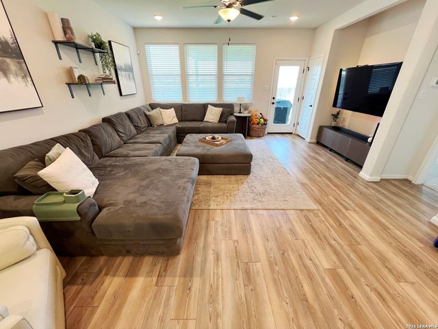 8347 SUNRISE GLN, Schertz, TX 78154