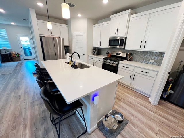 8347 SUNRISE GLN, Schertz, TX 78154