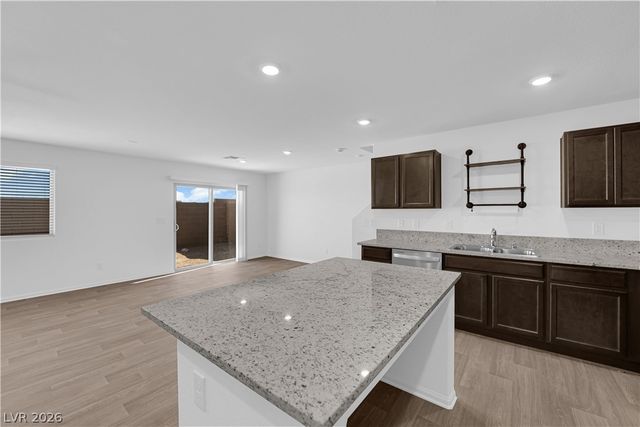 6020 Swift Lariat Street, Las Vegas, NV 89113