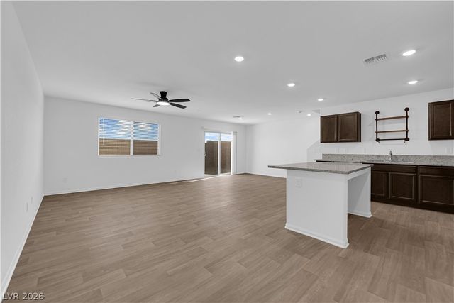6020 Swift Lariat Street, Las Vegas, NV 89113