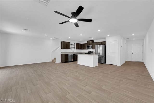 6020 Swift Lariat Street, Las Vegas, NV 89113