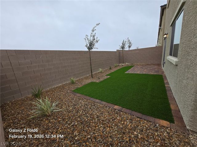 6020 Swift Lariat Street, Las Vegas, NV 89113