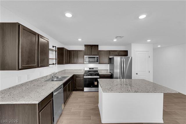 6020 Swift Lariat Street, Las Vegas, NV 89113