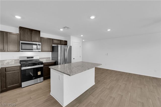 6020 Swift Lariat Street, Las Vegas, NV 89113