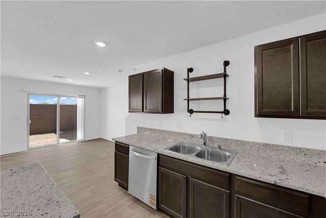 6020 Swift Lariat Street, Las Vegas, NV 89113