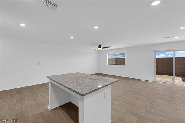 6020 Swift Lariat Street, Las Vegas, NV 89113