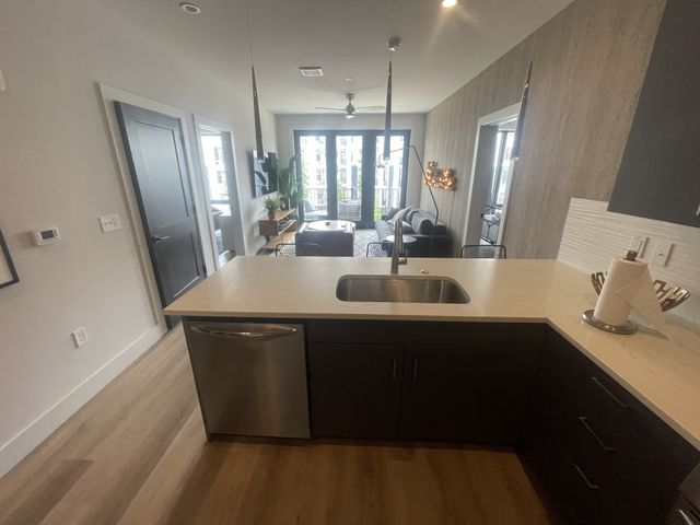 303 31st Ave N Apt 316, Nashville, TN 37203