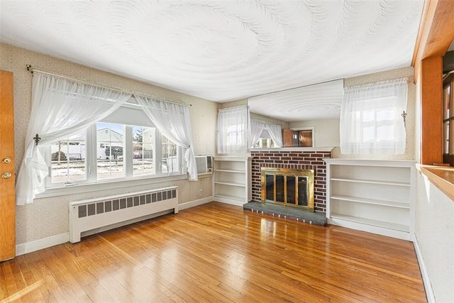 359 Williston Way, Pawtucket, RI 02861