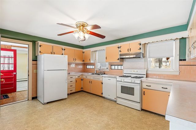 359 Williston Way, Pawtucket, RI 02861