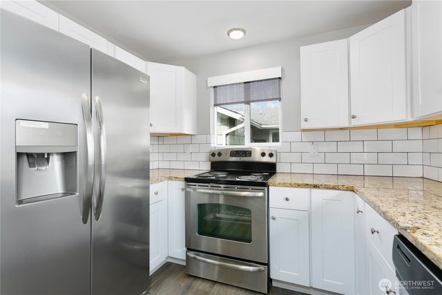 24532 35th Place S, Kent, WA 98032