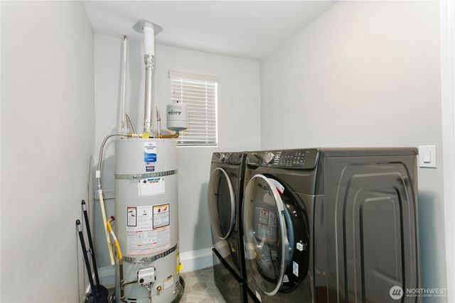 24532 35th Place S, Kent, WA 98032