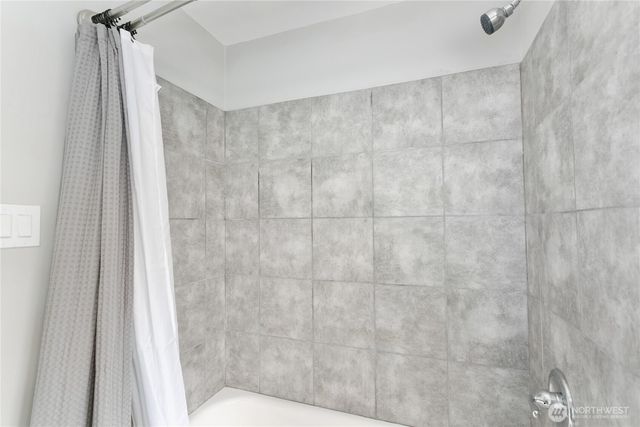 24532 35th Place S, Kent, WA 98032