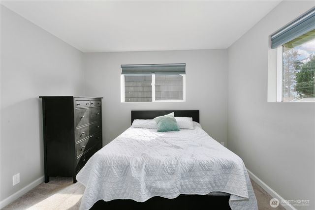 24532 35th Place S, Kent, WA 98032