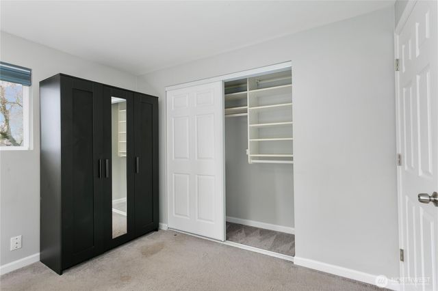 24532 35th Place S, Kent, WA 98032