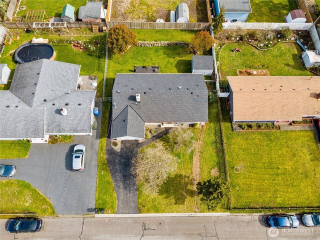 24532 35th Place S, Kent, WA 98032