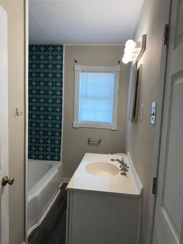 110 W Hunnicutt Street, Baytown, TX 77520